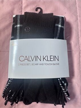 Calvin Klein Black Plaid Scarf with White Windowpane